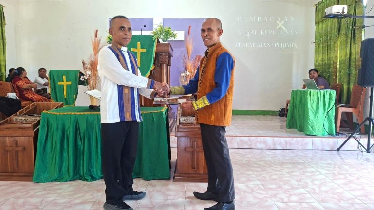 Pdt. Johanis Khrist Hae Resmi Pimpin Jemaat Kapernaum Tenau
